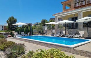 6-room house 280 m² in Medulin. Price on request