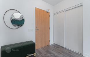 5-bedroom apartment in Saint Clair Avenue West for C$915,000