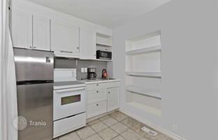 11-bedroom house in York for C$1,582,000