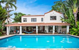 Two-storey Mediterranean villa with a swimming pool, a parking, a veranda and an ocean view, Miami Beach, USA for 1,947,000 €