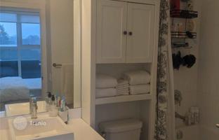 2-bedroom apartment in Etobicoke for C$926,000