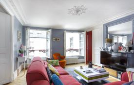 Apartments for sale in Paris. Apartment in a historic building, in district VII of Paris Apartments for sale in Paris. Apartment in a historic building, in district VII of Paris
