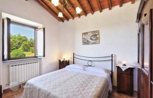 7-bedroom villa 250 m² in Monteverdi Marittimo for 980,000 €