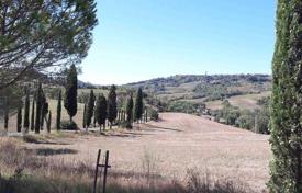 Two-storey stone villa with a pool in Pomarance, Tuscany, Italy for 1,340,000 €