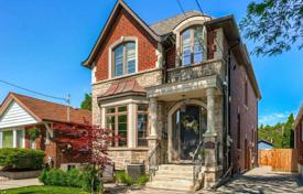 Townhome – East York, Toronto, Ontario,  Canada for C$1,955,000