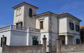 Traditional villa in the center of Cecina, Tuscany, Italy for 590,000 €