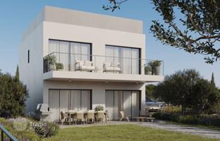 3-bedroom cottage 166 m² in Pareklisia for 550,000 €