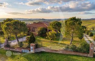 3-bedroom villa 490 m² in Siena for 1,700,000 €