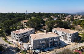 Apartment – Lambesc, Bouches-du-Rhône, Provence - Alpes - Cote d'Azur,  France for From 204,000 €