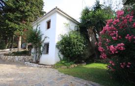 Comfortable villa with a private garden, a swimming pool, a barbecue and terraces, Fuengirola, Spain for 3,600,000 € Comfortable villa with a private garden, a swimming pool, a barbecue and terraces, Fuengirola, Spain for 3,600,000 €