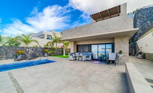 3-bedroom villa 336 m² in Costa Adeje for 2,500,000 €