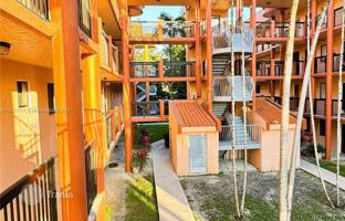 2-bedroom apartments in condo 75 m² in Hialeah for $269,000