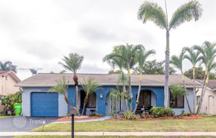 3-bedroom house 179 m² in Sunrise for $565,000
