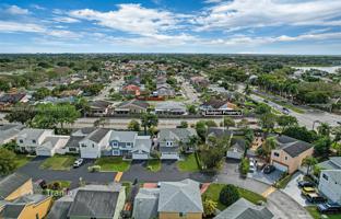 3-bedroom house 220 m² in West End for $650,000