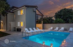 4-bedroom house 165 m² in Brtonigla for 580,000 €