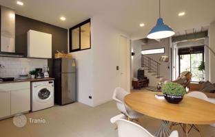 2-bedroom cottage in Huai Khwang for $336,000