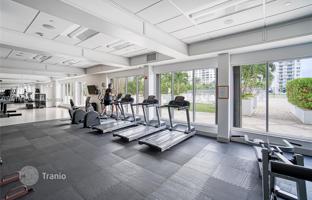 1-bedroom apartments in condo 99 m² in Aventura for $270,000