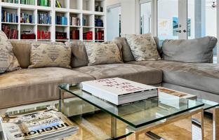 7-bedroom house 585 m² in Miami for $2,499,000