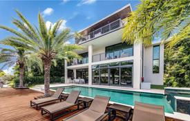 Magnificent villa with a backyard, a pool, a terrace and a garage, Fort Lauderdale, USA for $3,809,000