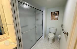 2-bedroom apartments in condo 112 m² in Pembroke Pines for $275,000