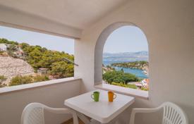 Brač, house for sale, 6 apartments, open sea view for 1,000,000 €