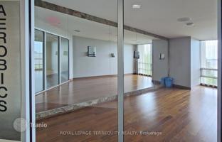 5-bedroom apartment in Etobicoke for C$740,000