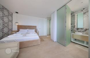4-bedroom house 302 m² in Novalja for 1,730,000 €