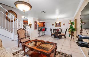 3-bedroom house 110 m² in Hialeah for $415,000