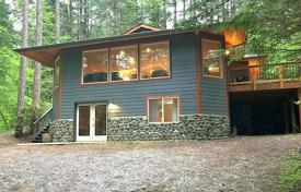 Two-level cottage in the ski resort of Baker, Washington, USA for $6,700 per week