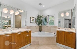 3-bedroom house 237 m² in Miami for $2,199,000