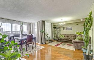 5-bedroom apartment in Etobicoke for C$815,000
