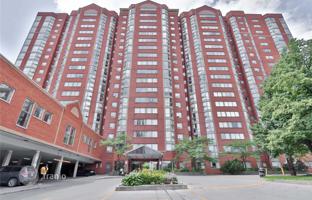 3-bedroom apartment in Eglinton Avenue East for C$974,000