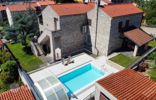 6-room house 200 m² in Pula for 890,000 €