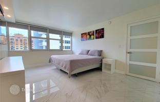 2-bedroom apartments in condo 116 m² in Hallandale Beach for $780,000