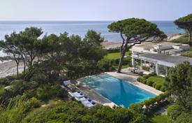 11-bedroom cottage in Saint-Tropez. Price on request