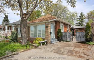 8-bedroom house in Etobicoke for C$1,568,000