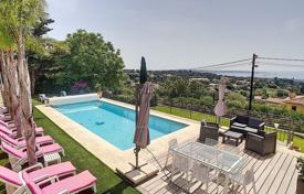 Villa with two apartments, a panoramic sea view and a swimming pool, Antibes, France for 6,000 € per week