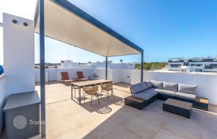 2-bedroom penthouse 146 m² in Torrevieja for 330,000 €