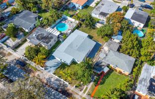 5-bedroom house 220 m² in North Miami for $750,000