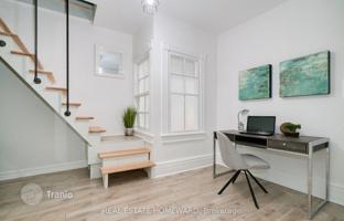 12-bedroom townhouse in Old Toronto for C$1,951,000