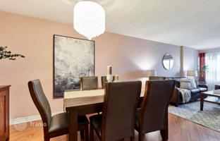 3-bedroom apartment in Etobicoke for C$844,000