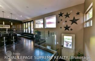 11-bedroom house in Etobicoke for C$1,979,000