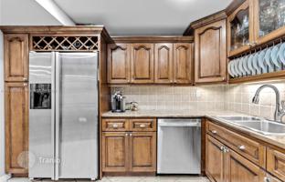 2-bedroom apartments in condo 135 m² in Key Biscayne for $899,000