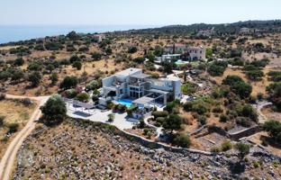 5-bedroom villa in Kokkino Chorio for 1,600,000 €