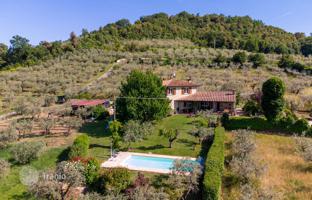 3-bedroom country house 498 m² in Collazzone for 630,000 €