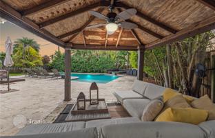2-bedroom house 167 m² in North Miami for $1,400,000