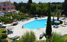 4 Bedroom Villa in the Prestigious Limnaria Complex in Kato Pafos for 395,000 €