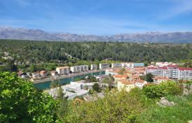 OBROVAC — A spacious house with a view of the Zrmanja river: an ideal investment opportunity for 200,000 €