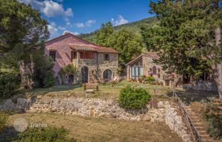 4-bedroom country house 398 m² in Tuoro Sul Trasimeno for 990,000 €