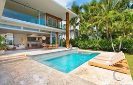 Comfortable villa with a pool, a summer kitchen, a patio and a terrace, Miami Beach, USA for $11,900,000